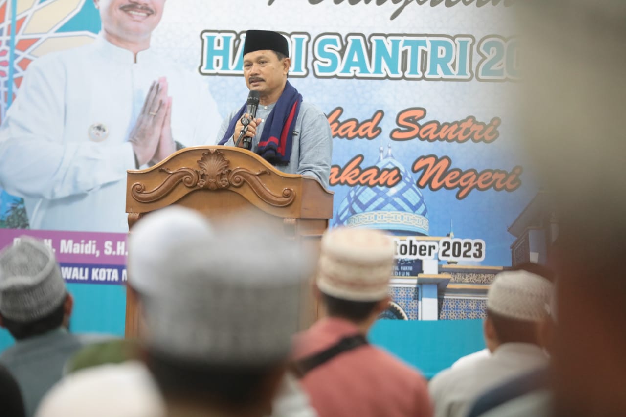 Foto 1 dari 11: Wali Kota Maidi Beri Apresiasi Digelarnya Pengajian Umum Peringatan Hari Santri