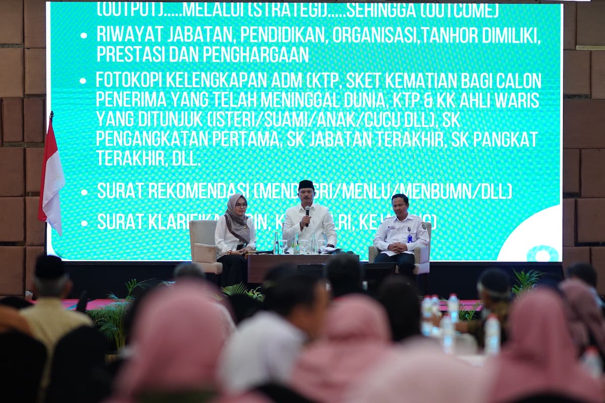 Foto 5 dari 9: Pimpin Rakor TKPK, Wali Kota Siapkan Strategi Pengentasan Kemiskinan Ekstrem Warga Kota