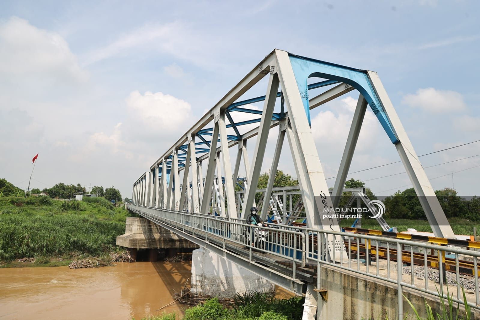 Jembatan Legend Penghubung Winongo dan Madiun Lor