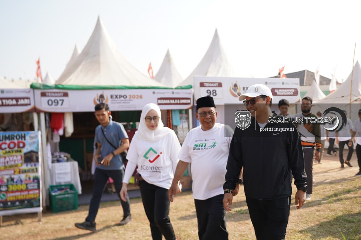 Foto 2 dari 19: EXPO UMKM dan Ekosistem Haji-Umrah Berakhir, Menhaj Sebut Transaksi di Tenant Capai Rp 5,7 Miliar