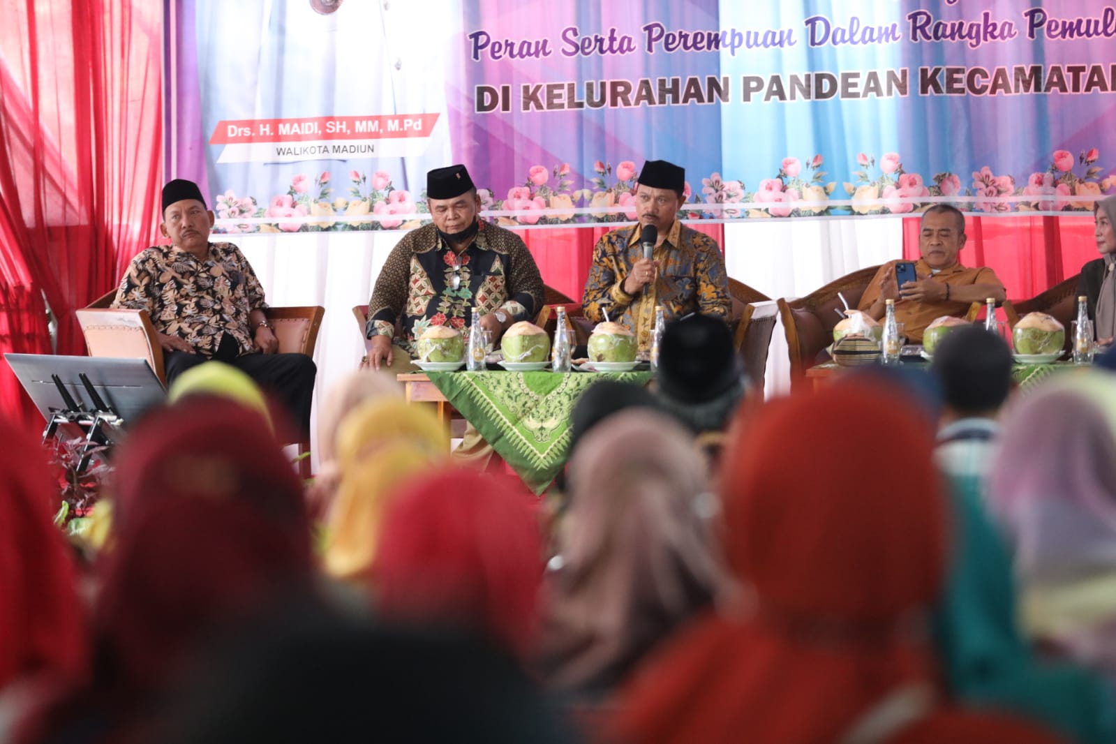 Foto 12 dari 15: Gelar Pertemuan Dengan Perwakilan Organisasi Masyarakat Dan DPRD, Wali Kota Bahas Rencana Pembangunan