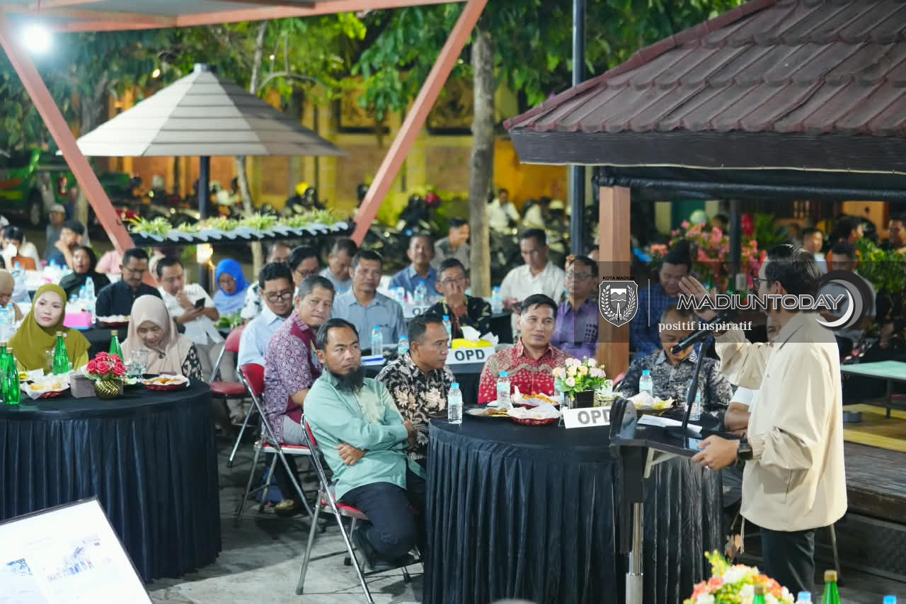 Foto 4 dari 13: Datang, Cek, Tangani, Laporkan : Plt Wali Kota Pastikan Persoalan Warga Tuntas lewat WBR