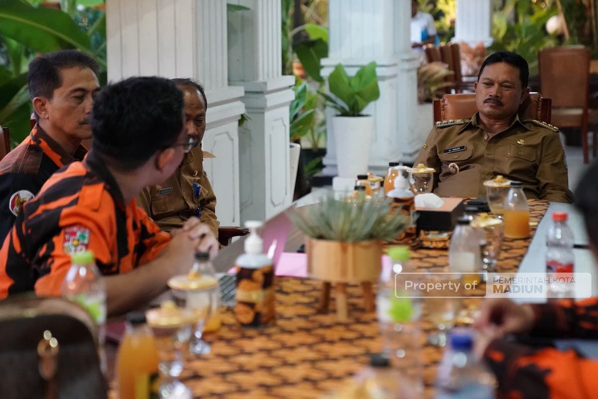 Foto 5 dari 8: Pemuda Pancasila Kunjungi Balai Kota, Gelar Audiensi Dengan Wali Kota