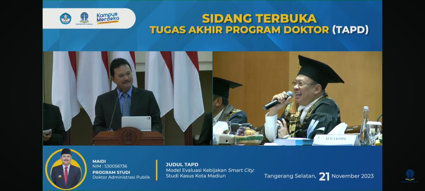 Foto 5 dari 7: SAH! Wali Kota Maidi Resmi Sandang Gelar Doktor Smart City