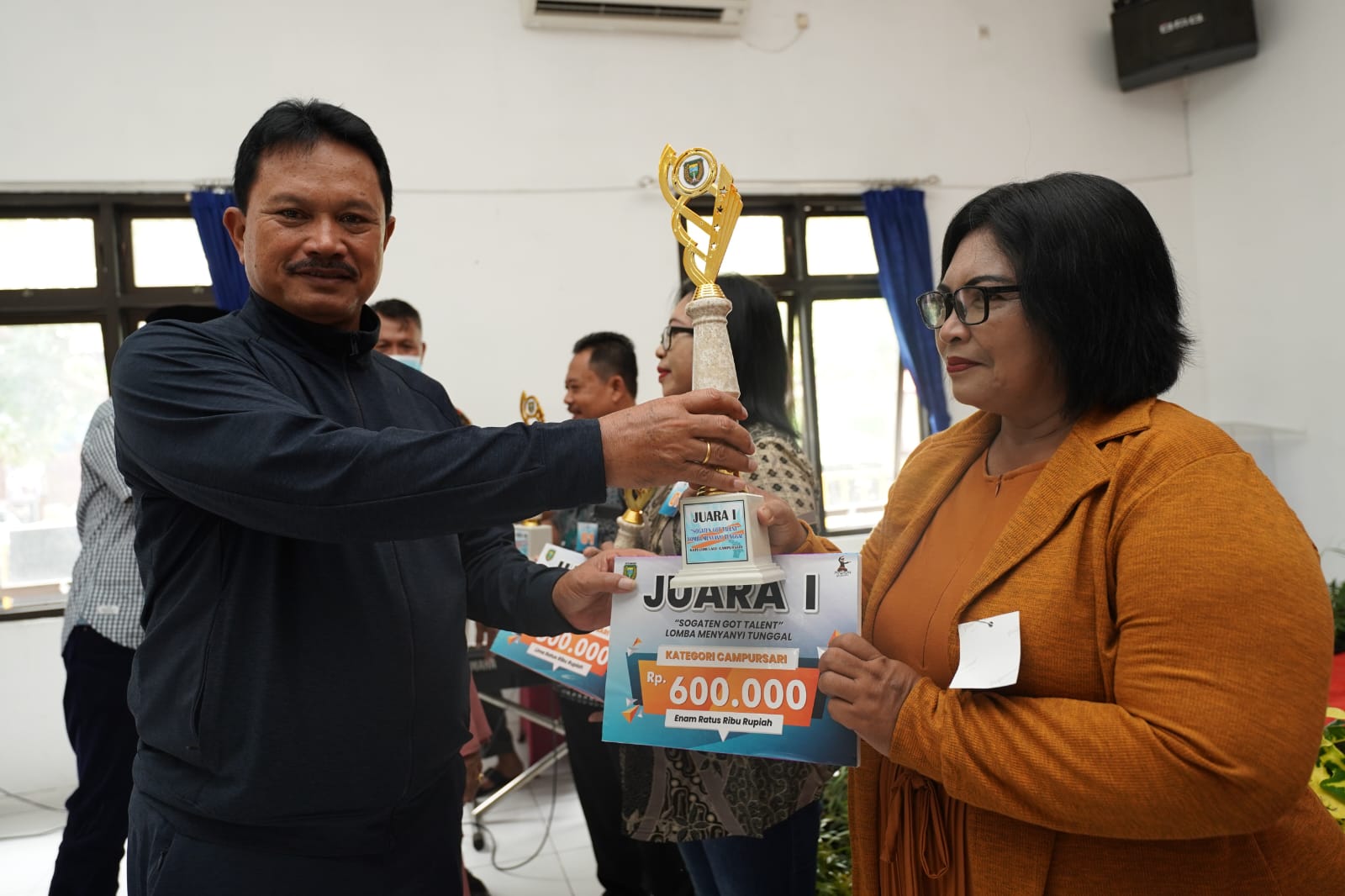 Foto 7 dari 10: Kelurahan Sogaten dan Ngegong Siap Sumbang Bibit Unggul Penyanyi untuk Kota Pendekar