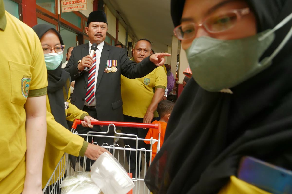 Foto 6 dari 9: Peringati HKN, Wali Kota Senam Hingga Bagikan Hadiah ke Pasien RSUD Kota Madiun