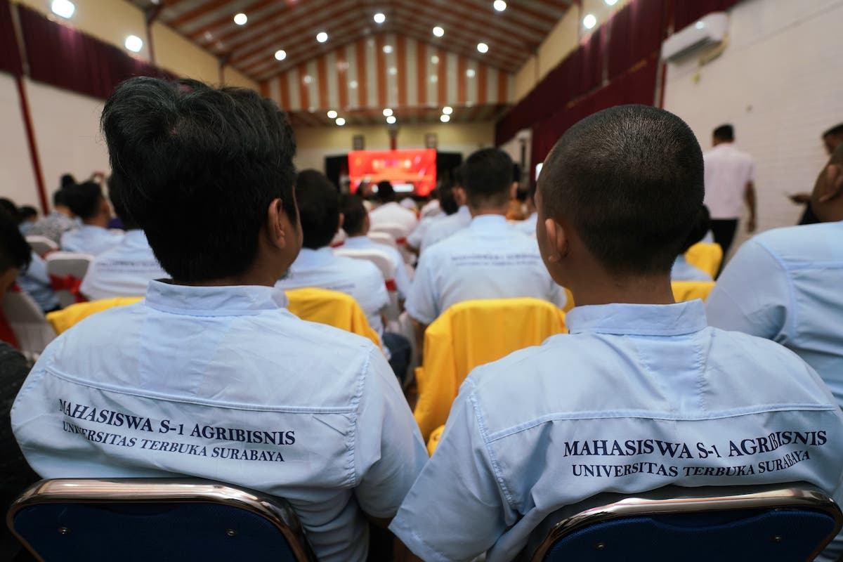 Foto 5 dari 7: Wali Kota Maidi Kuliahkan 20 Napi, Kakanwil Kemenkumham Jatim: Ini Baru Pertama di Tanah Air