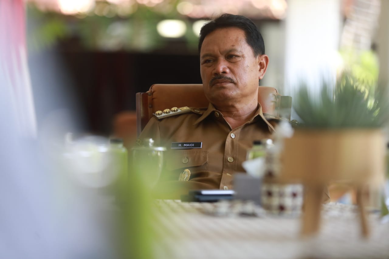 Foto 2 dari 8: Audiensi dengan Yayasan Bakti Marvin Zacky, Wali Kota Sampaikan Apresiasi atas Program Beasiswa Untuk Pelajar Kota