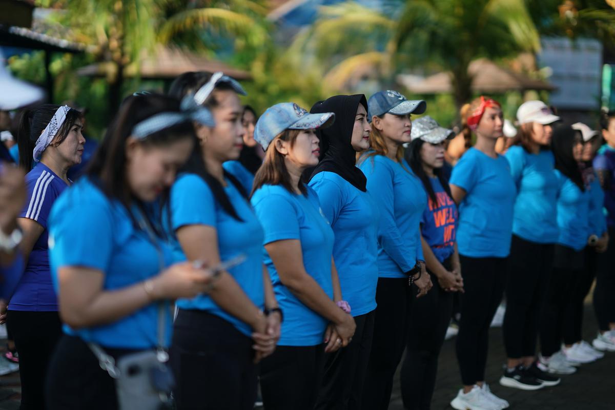 Foto 8 dari 9: Olahraga Bersama Instruktur Senam, Wali Kota Harap Jadi Penyalur Semangat Sehat Bagi Warga
