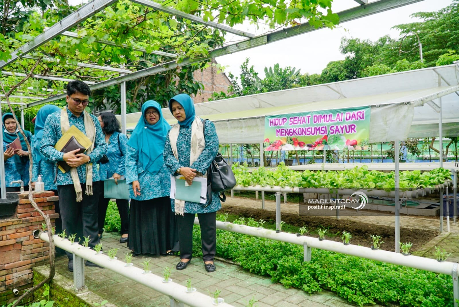 Foto 5 dari 16: Kunjungan Lapangan Lomba PKK Sehat Lestari Berencana, Tim Juri Akui Terkesan Dengan Kota Madiun