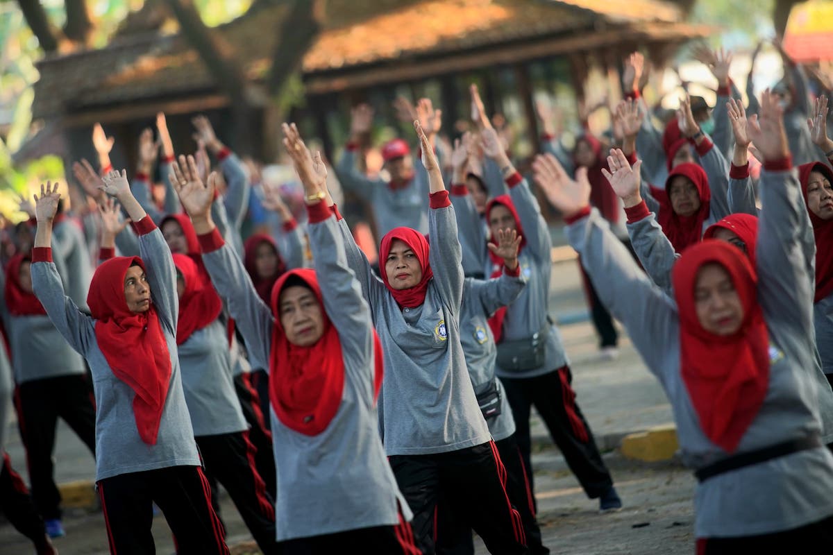 Foto 5 dari 9: Pimpin Senam Lansia, Wali Kota Sampaikan Capaian Kota