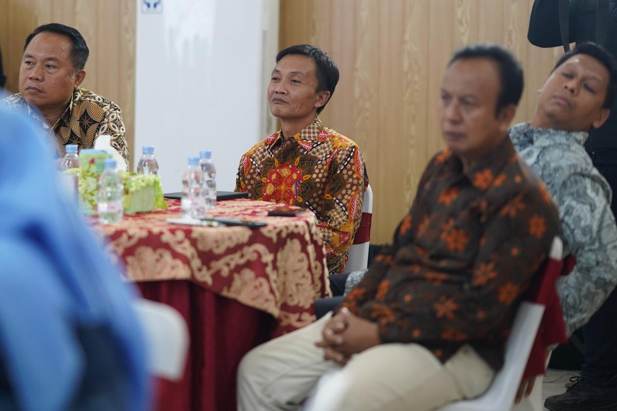 Foto 5 dari 9: Hadiri Lepas Sambut Komandan Kodim 0803 Madiun, Pj Wali Kota Sampaikan Selamat Kepada Keduanya