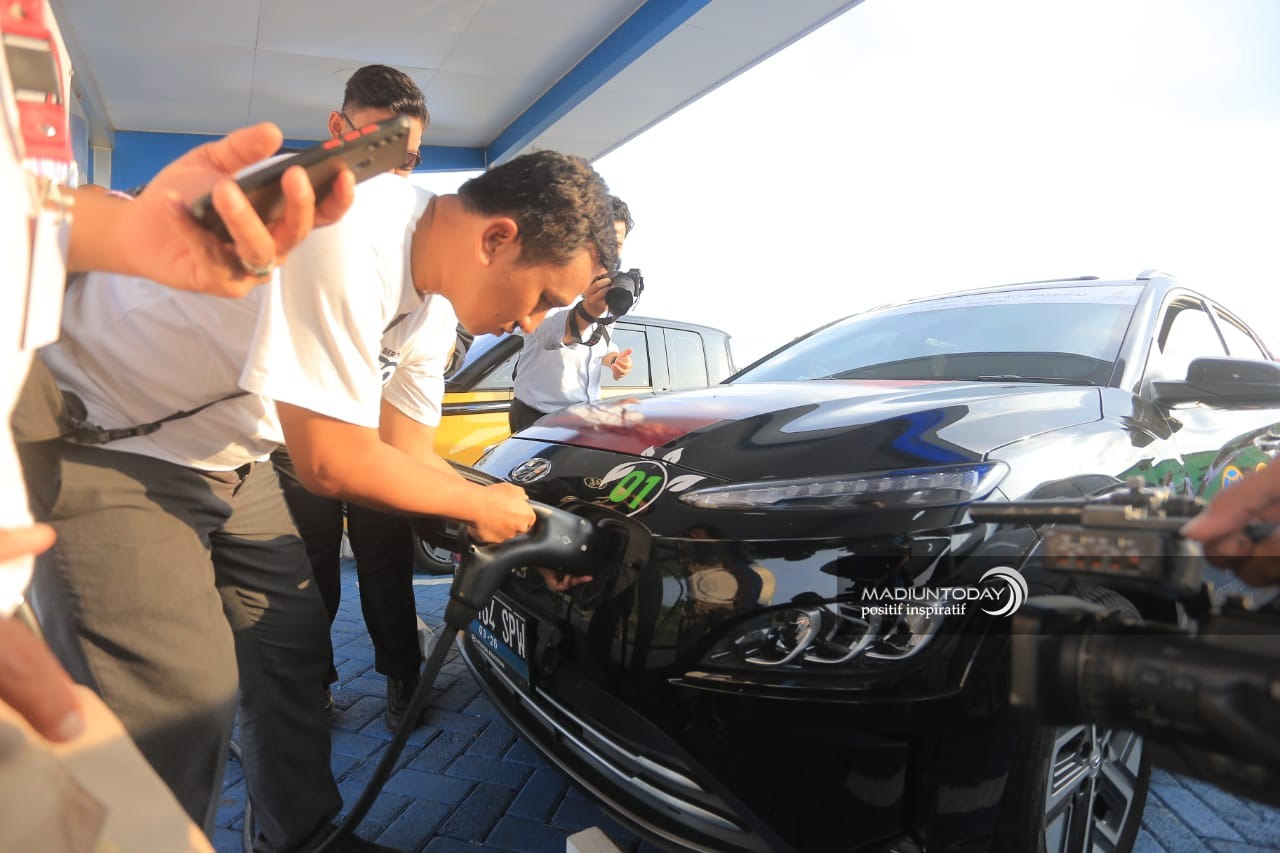 Foto 3 dari 6: Kampanye Mobil Listrik, ATPM Gelar Konvoi Jakarta-Bali