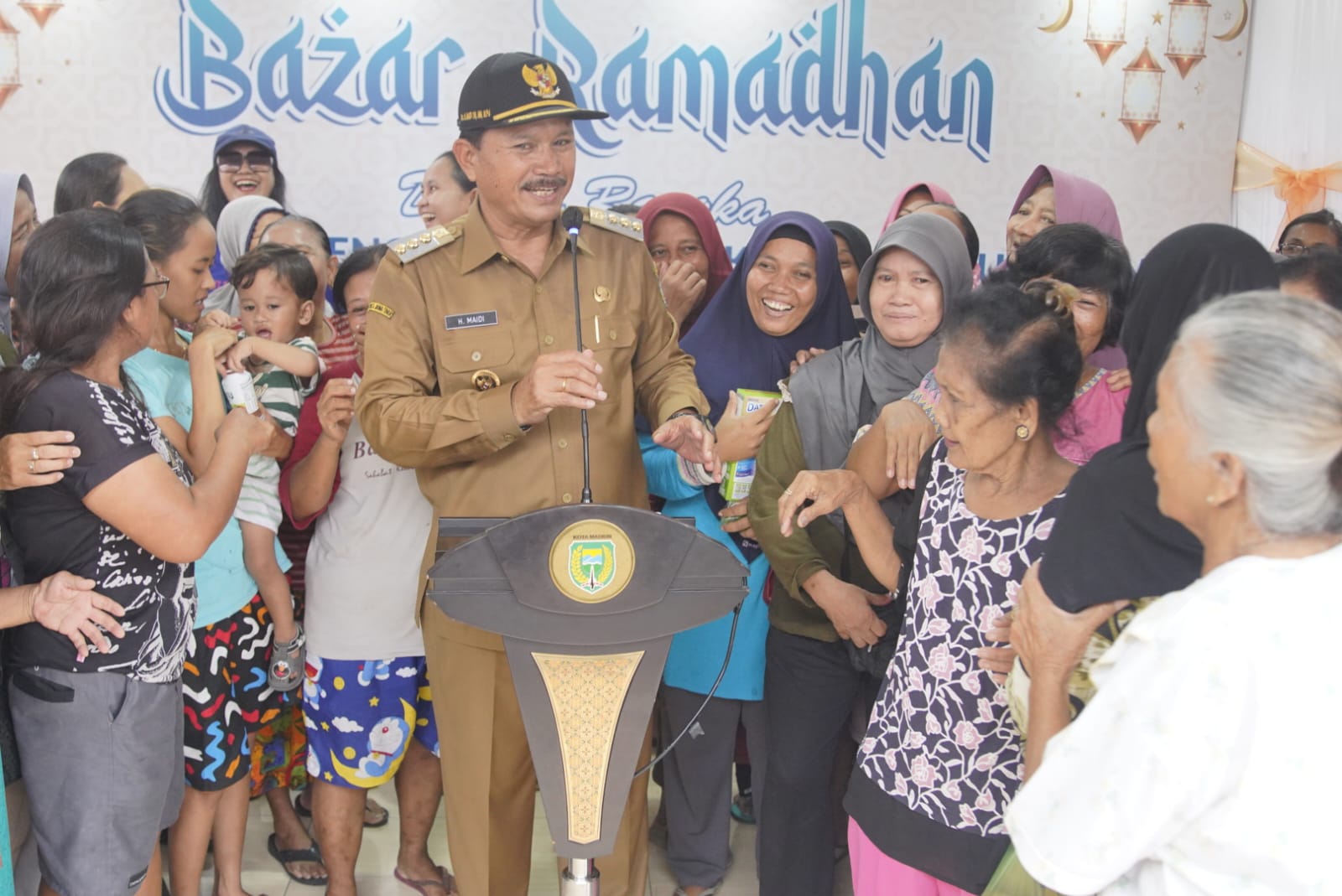 Wali Kota Maidi Serahkan Bantuan CSR Hingga Buka Bazar Takjil Lapak UMKM