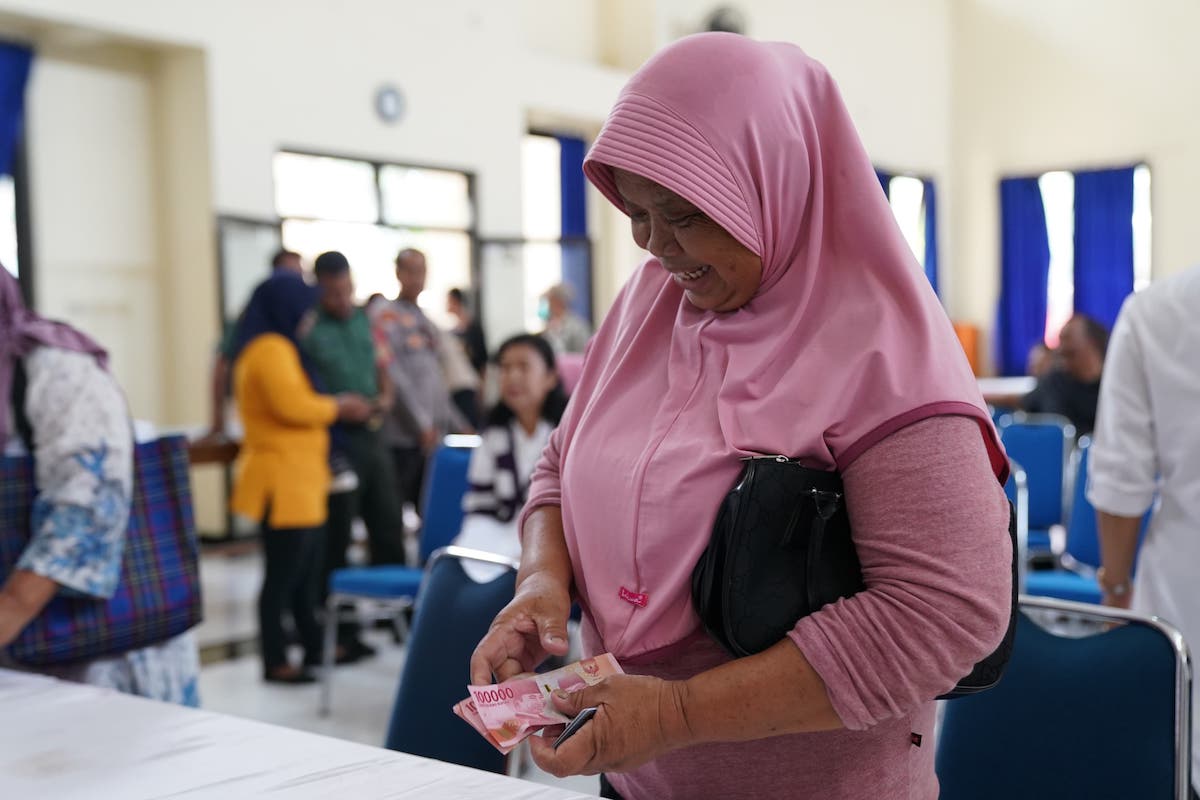 Foto 9 dari 9: 2.800 Warga di Kota Madiun Terima BLTD Tahap 3