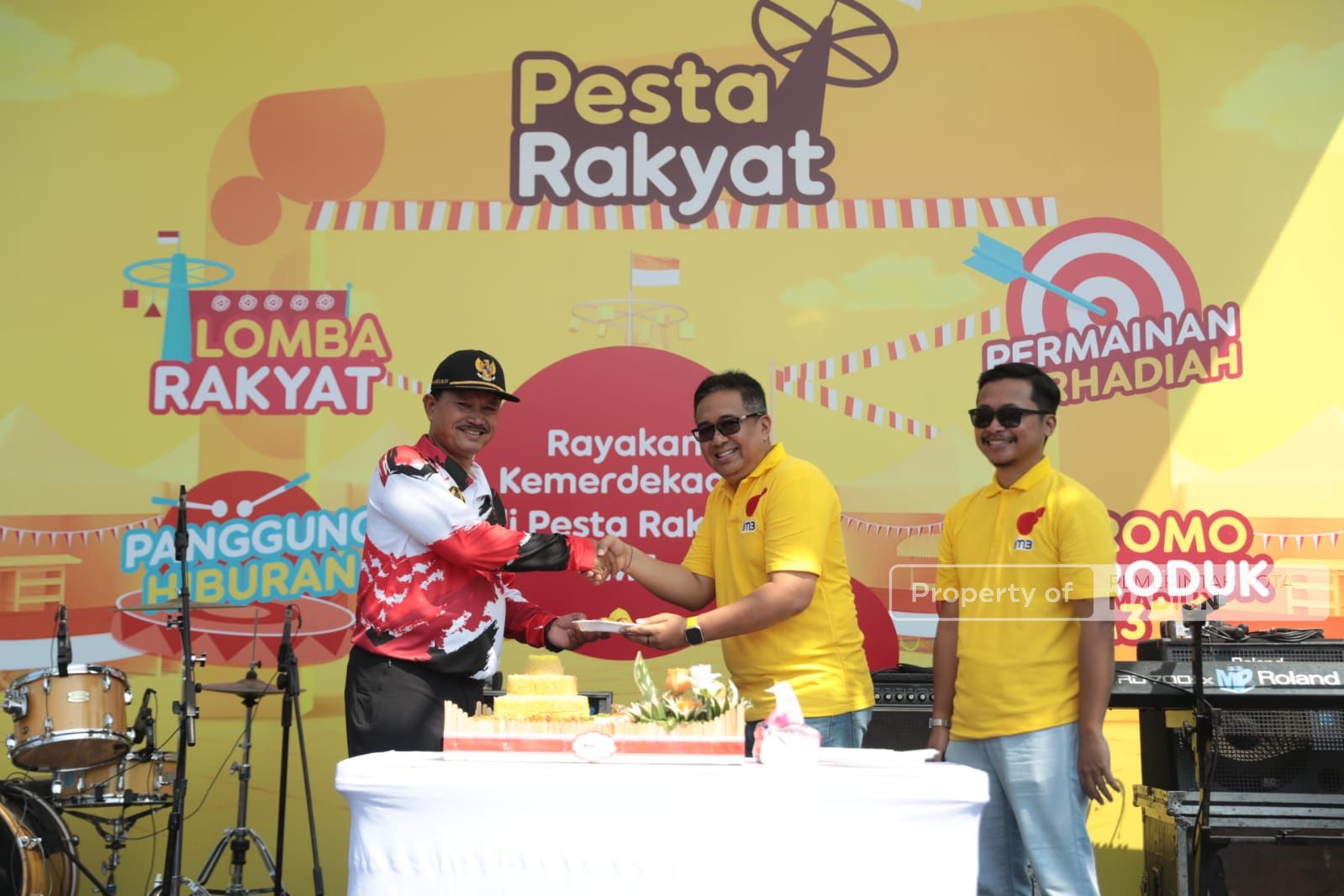 Foto utama berita: Wali Kota Ikuti Kemeriahan Pesta Rakyat IM3 Di Gulun