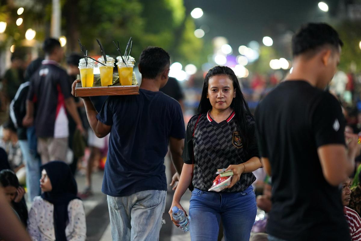 Foto 18 dari 19: Dukungan Tak Pernah Padam, Meski Kembali Menelan Kekalahan