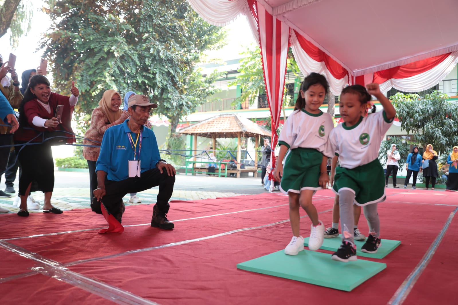 Foto 9 dari 10: Asah Keterampilan Motorik dan Tingkatkan Literasi Siswa PAUD, Dindik Kota Madiun Gelar Serangkaian Lomba