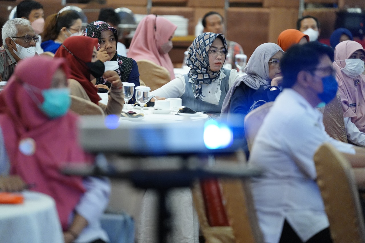 Foto 6 dari 10: Beri Pemahaman Terhadap Pelaku Usaha, Pemkot Gelar Sosialisasi Implementasi Pengawasan Perizinan Berusaha