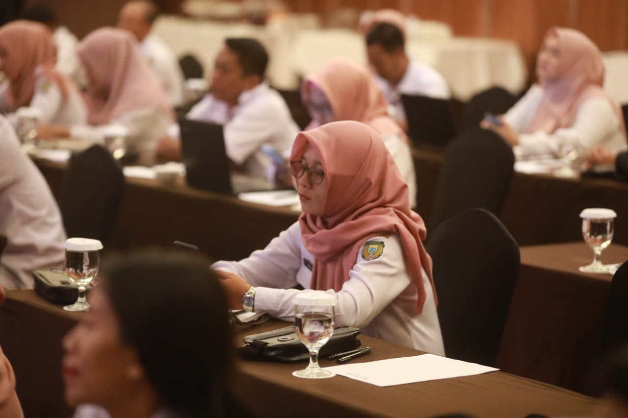 Foto 7 dari 11: Tingkatkan Kapasitas Perangkat Kelurahan dalam Pengisian Prodeskel dan Epdeskel, Pemkot Gelar Bimtek