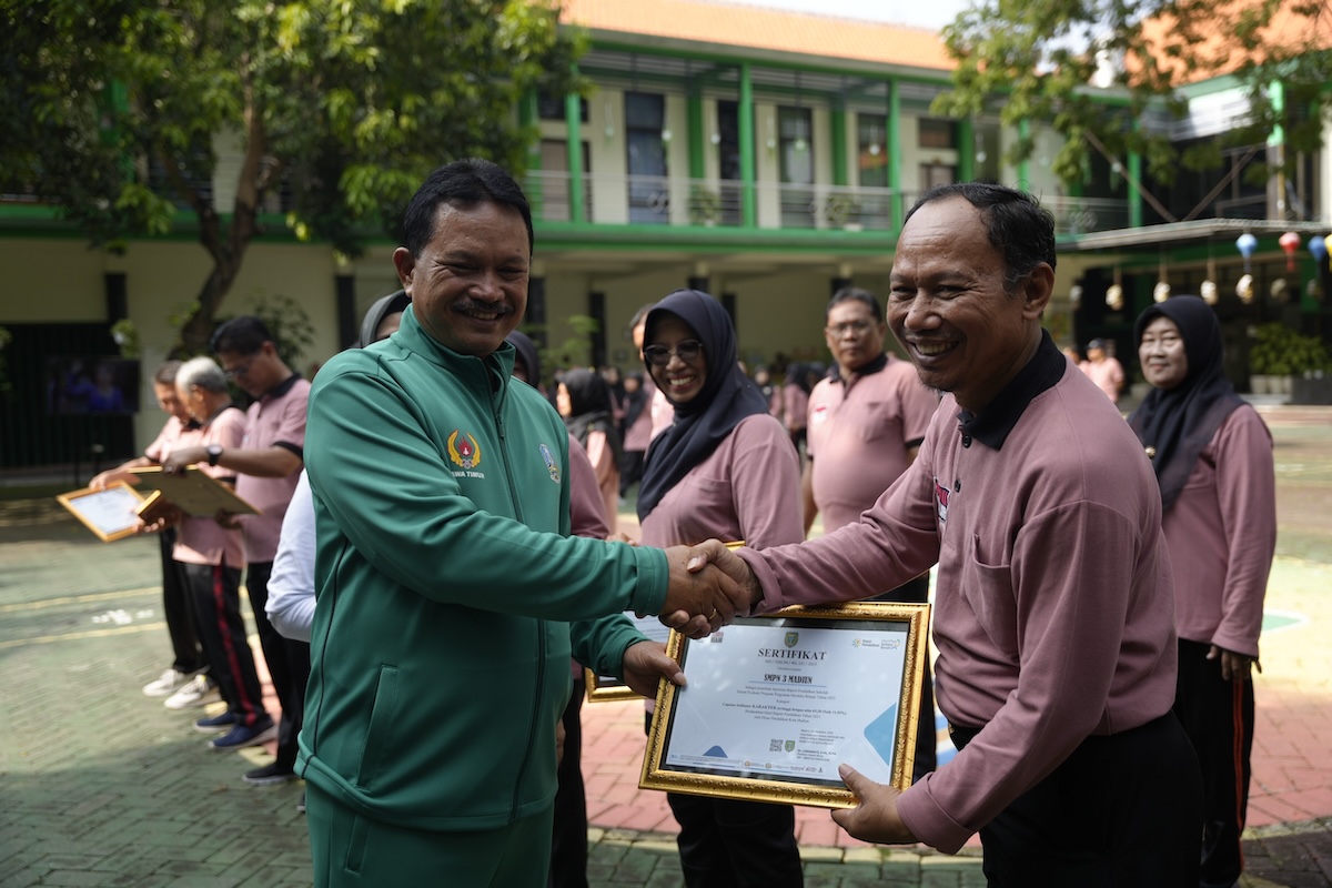 Foto 4 dari 9: Apel Penyerahan Rapor Pendidikan, Wali Kota Pesan Penguatan Sinergi Antar Lembaga Pendidikan