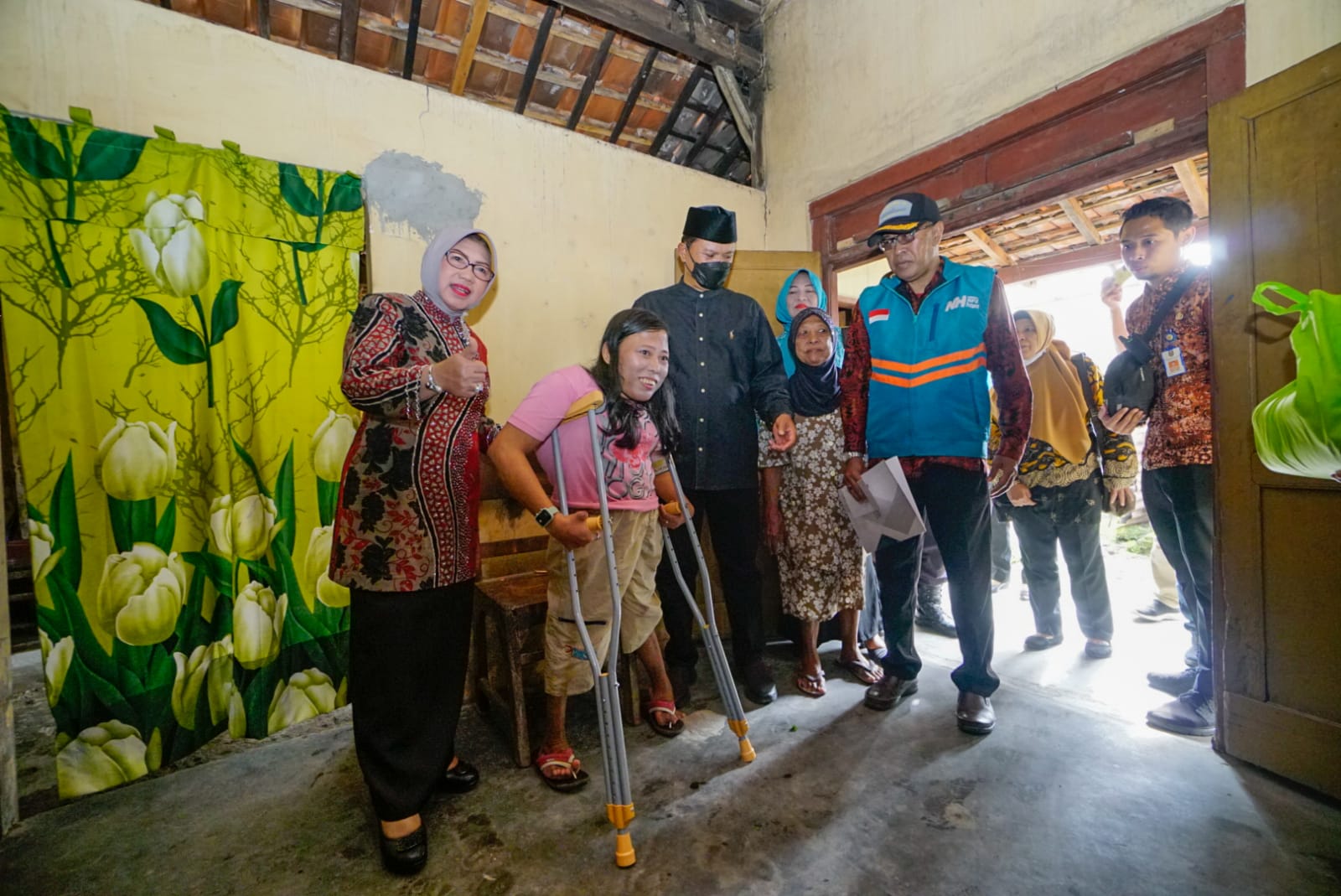 Foto 7 dari 7: Saling Berbagi, Wali Kota Salurkan Bantuan dari Nurul Hayat