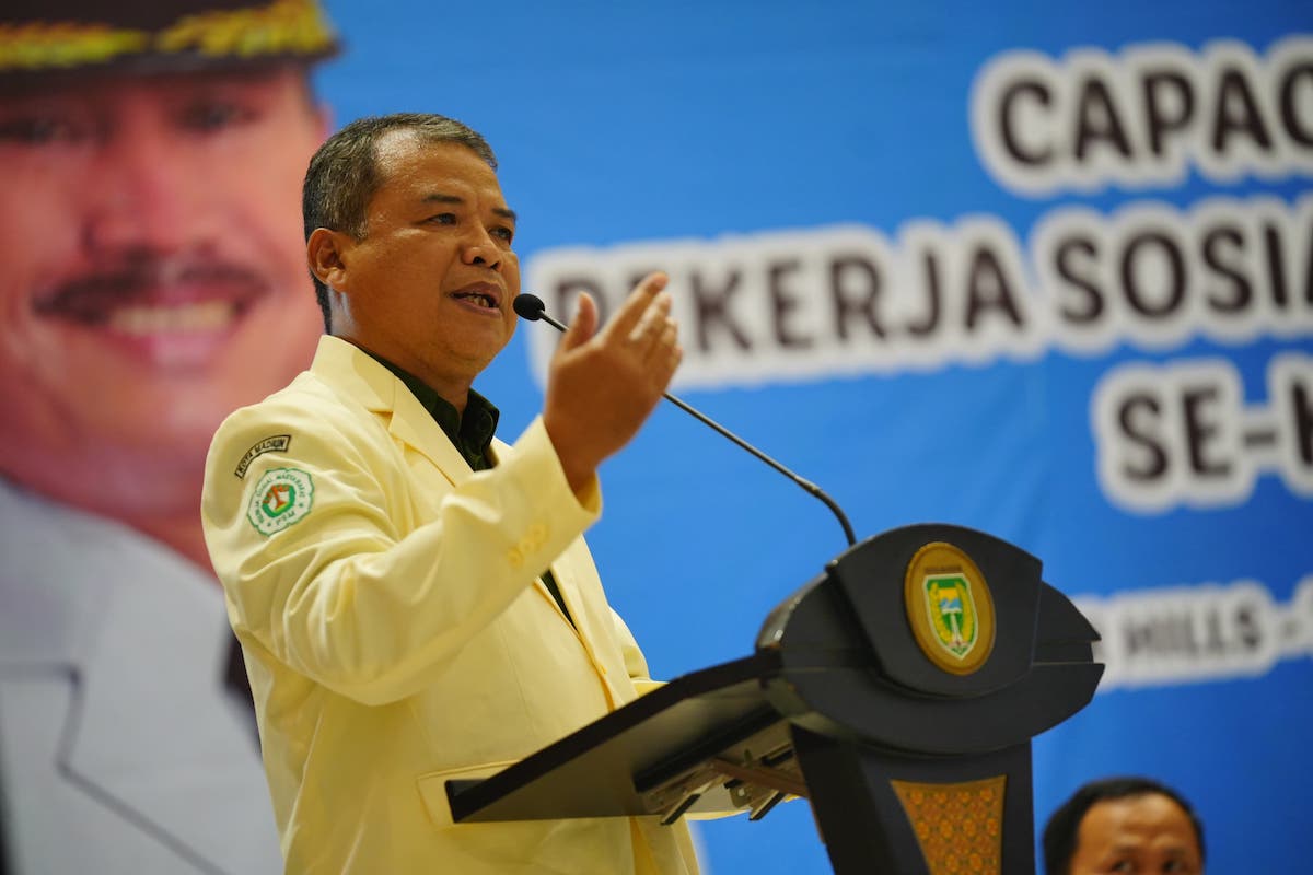 Foto 2 dari 8: Hadiri Capacity Building Di Tawangmangu, Wali Kota Beri Pembinaan Bagi PSM Kota Madiun