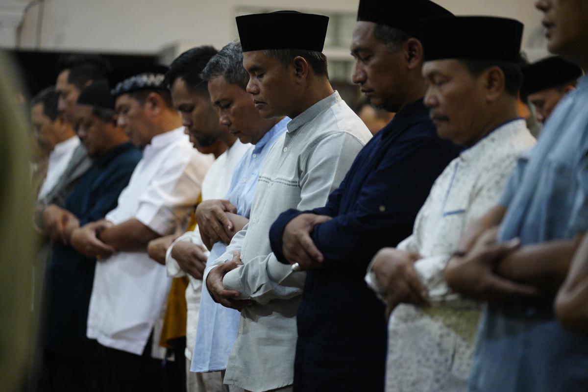 Foto 5 dari 8: Optimalisasi Rumah Dinas Untuk Giat Keagamaan Selama Ramadhan, Wali Kota Gelar Tarawih Berjamaah