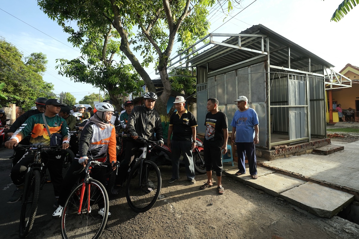 Foto 1 dari 9: Gowes Pagi, Wali Kota Cek Sejumlah Pembangunan Hingga Beri Pembinaan Kepala OPD