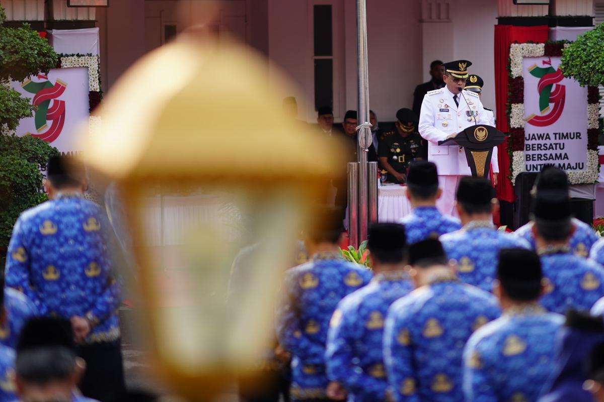 Gelar Upacara Hari Jadi ke-79 Pemprov Jatim, Pj Wali Kota Ajak Masyarakat Berperan Aktif dan Ikut Sukseskan Pemilu