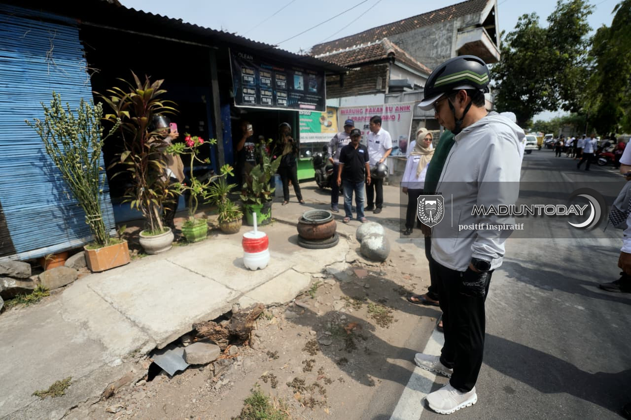 Foto 1 dari 13: Madiun Darurat Drainase, Plt Wali Kota Minta Data Drainase Seluruh Kota Untuk Dikaji Minggu Ini