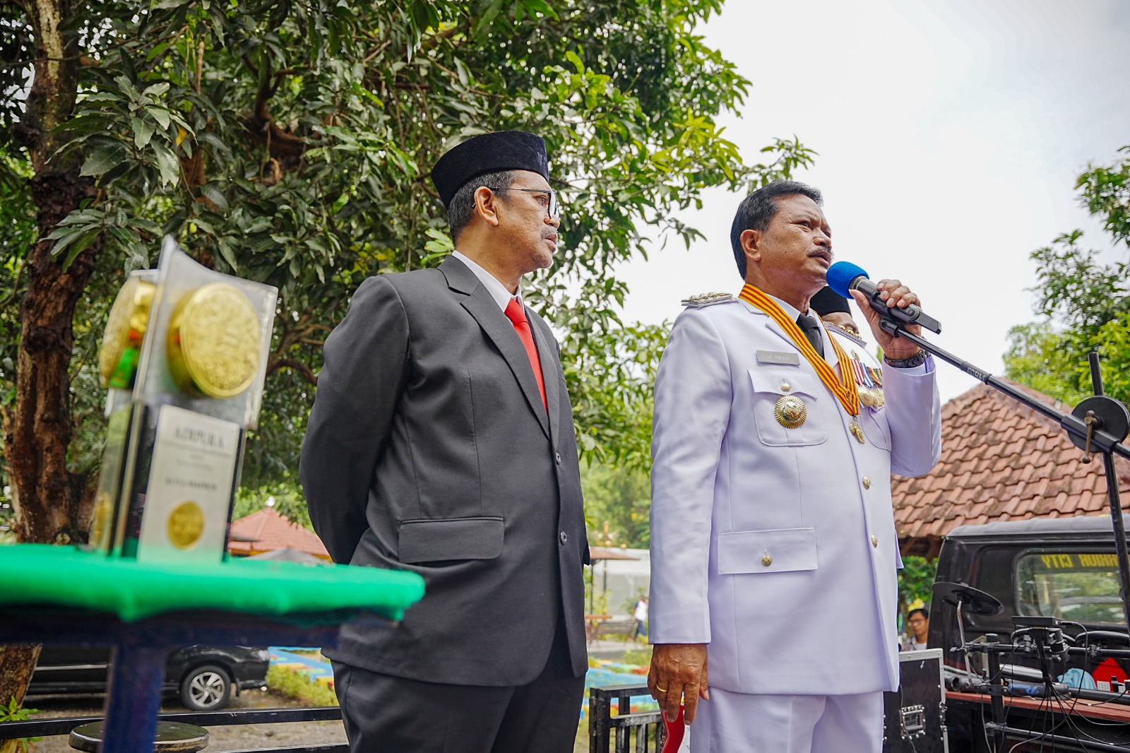 Foto 6 dari 10: Gelar Sarasehan Bersama Satgas Kebersihan, Wali Kota Beri Apresiasi Atas Kontribusi Jaga Keindahan Kota