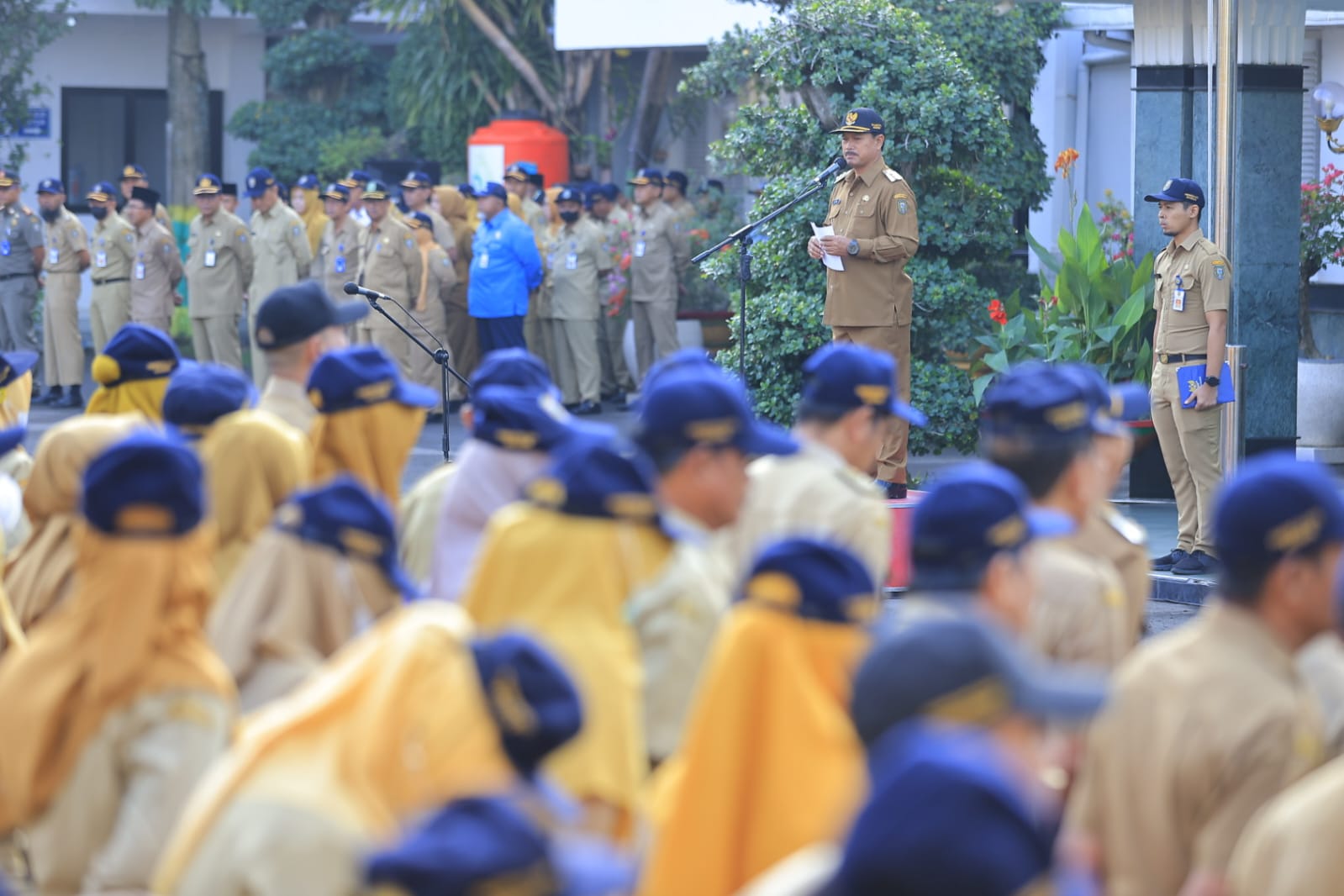 Foto 2 dari 5: Pimpin Apel Pejabat, Wali Kota Ingatkan Soal Serapan Anggaran dan Progres Pembangunan