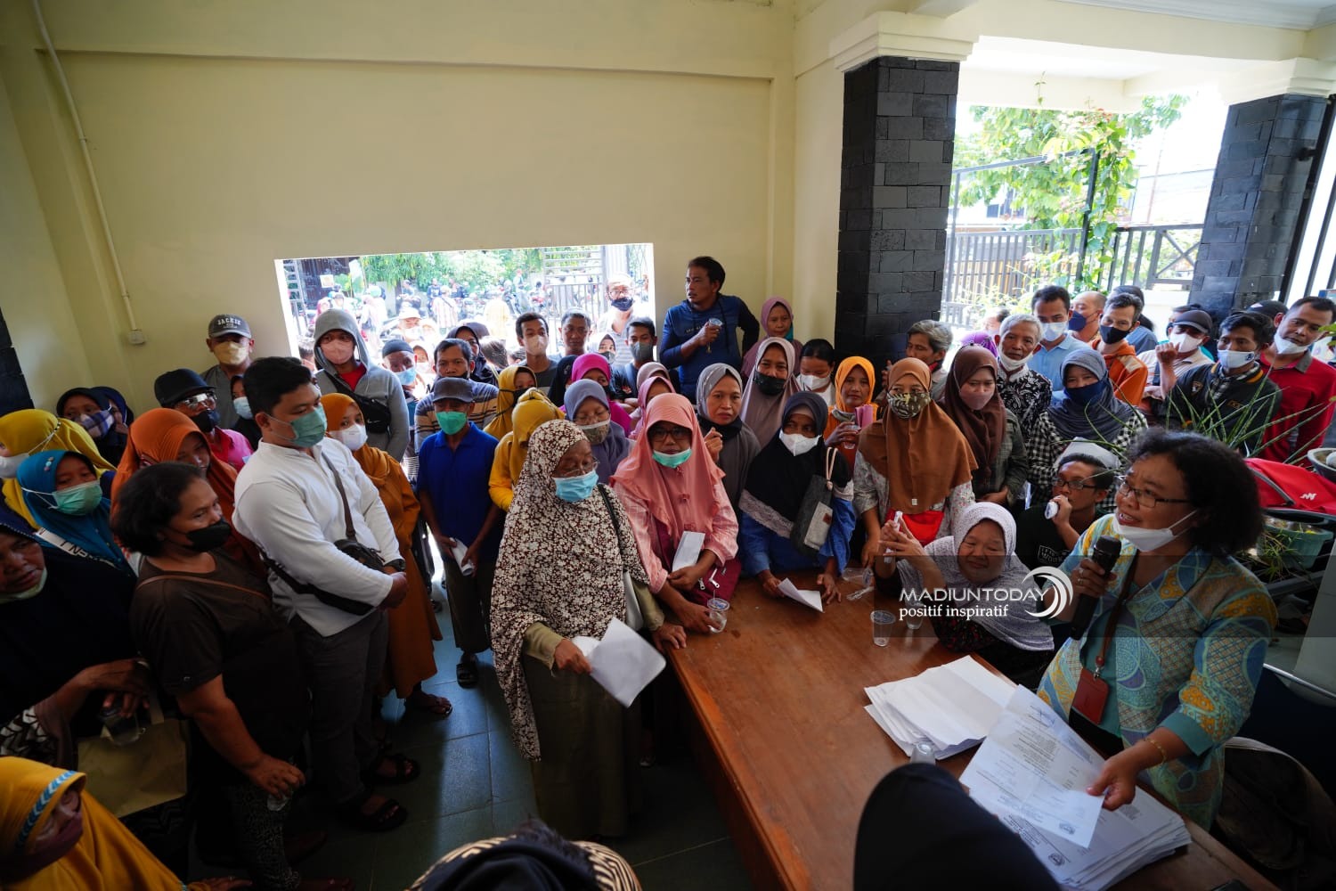 Foto 6 dari 6: BLT BBM Daerah dan BLT BBM DID Mulai Dicairkan, Ada 8.883 KPM, Dapat Rp 150 Ribu Selama Empat Bulan