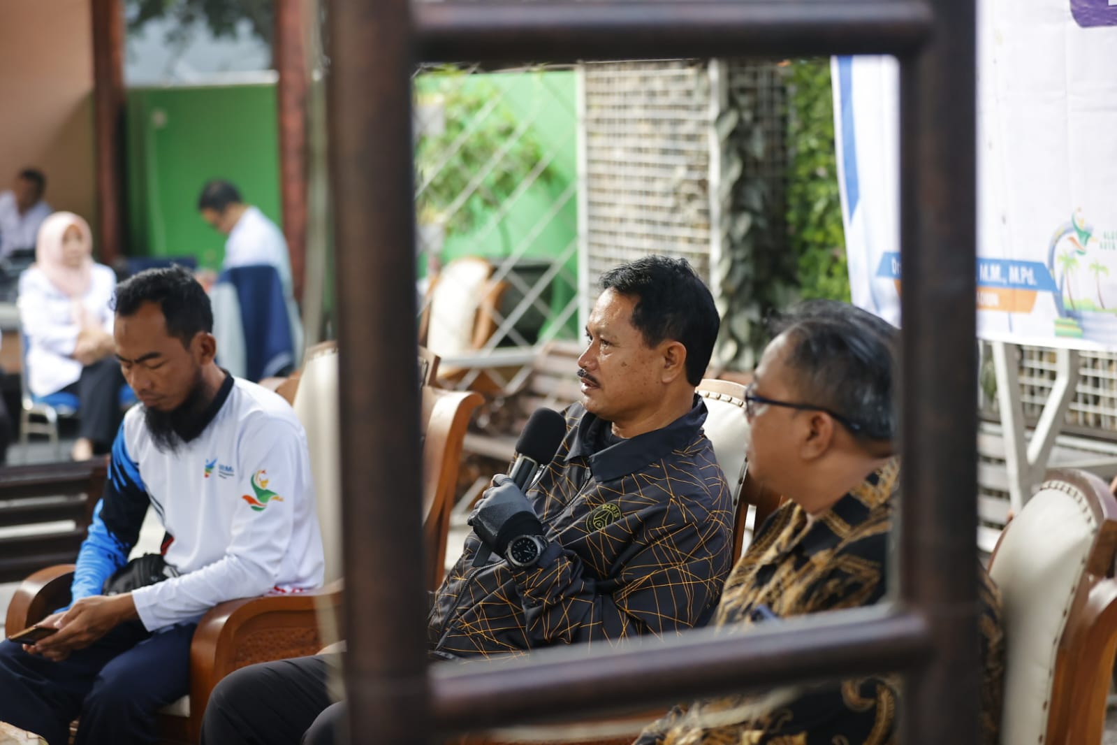 Foto 6 dari 11: Gowes Tiga Kelurahan, Wali Kota Kumpulkan PR Pembangunan Hingga Ke Gang Kecil