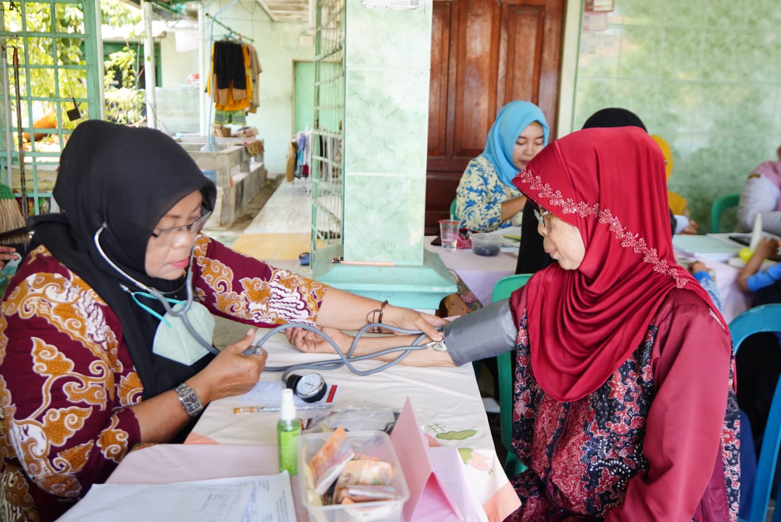 Foto 3 dari 4: Posyandu ILP Diterapkan, Layani Masyarakat Berbagai Usia