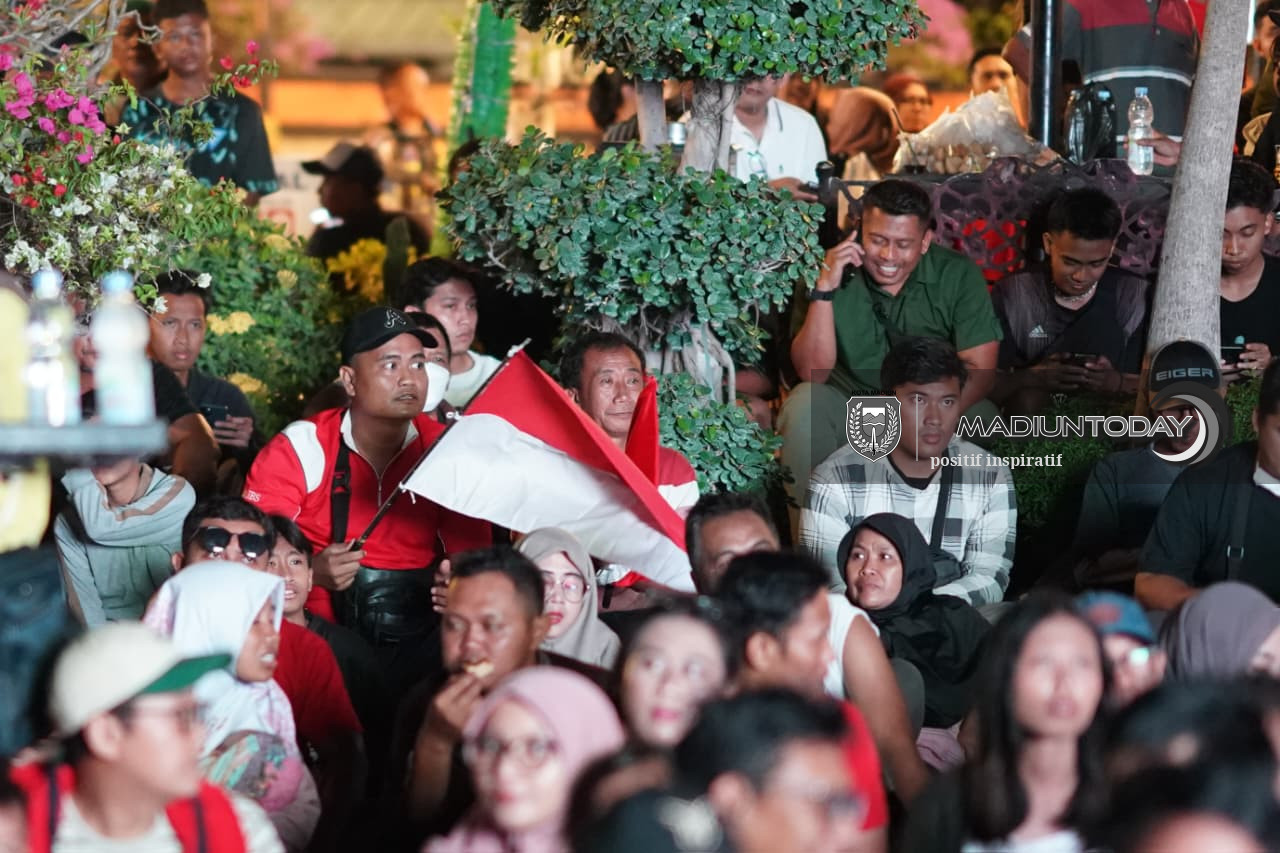 Foto 11 dari 19: Laga Berbalut Drama, Berakhir Bahagia
