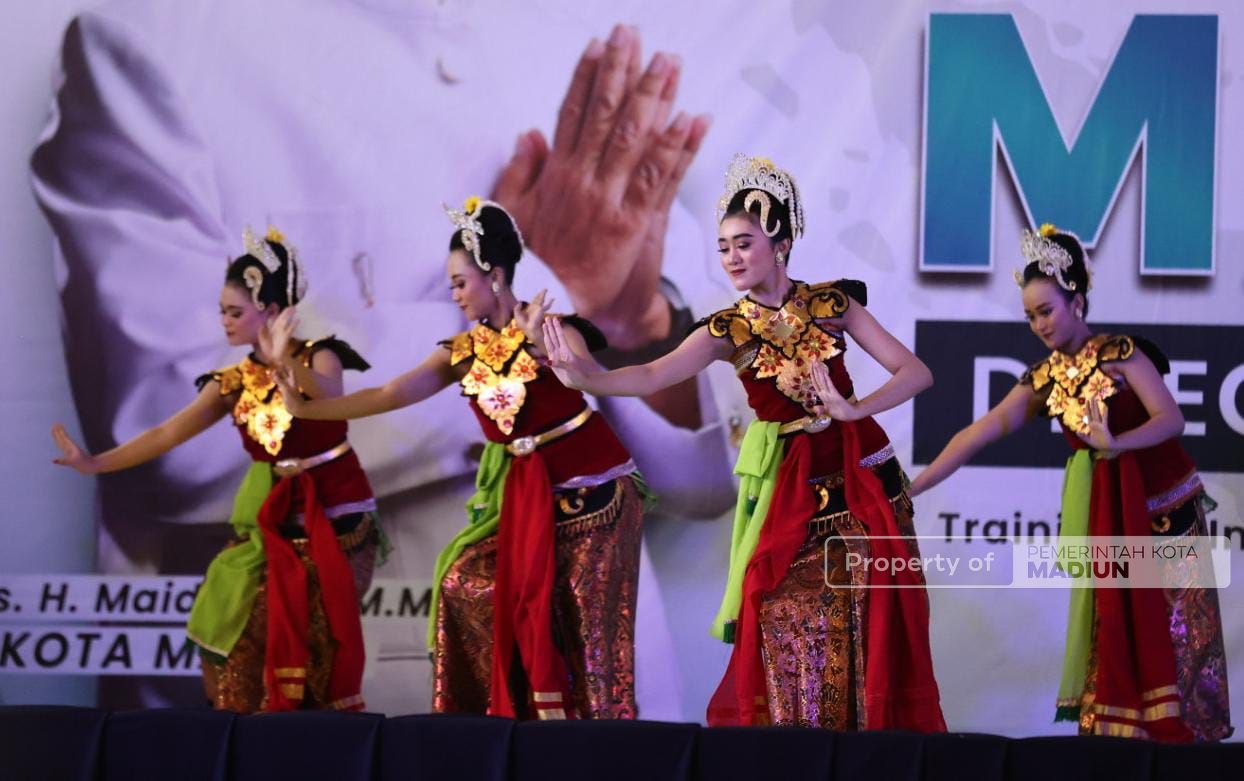 Foto 2 dari 10: Wali Kota Maidi Suguhkan Budaya Indonesia ke Delegasi Kenya