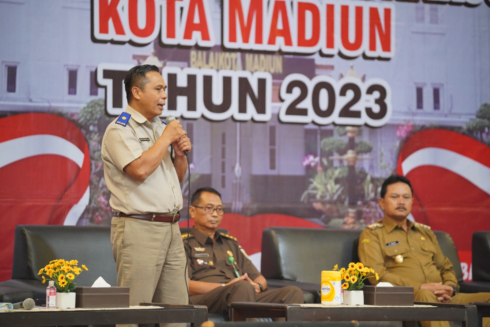 Foto 4 dari 10: Beri Penyuluhan Hukum Terpadu, Wali Kota: Masyarakat Harus Melek Hukum