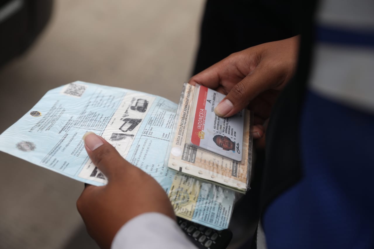 Foto 9 dari 11: Cegah Odol, Dishub Gelar Operasi Keselamatan Lalu Lintas