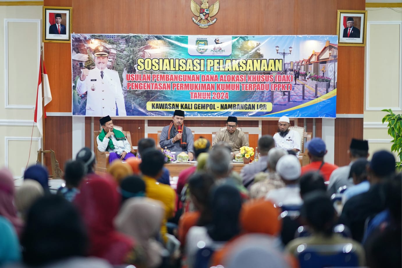Foto 1 dari 6: Komitmen Pengentasan Permukiman Kumuh, Wali Kota: Pembangunan Harus Berdampak Positif untuk Masyarakat