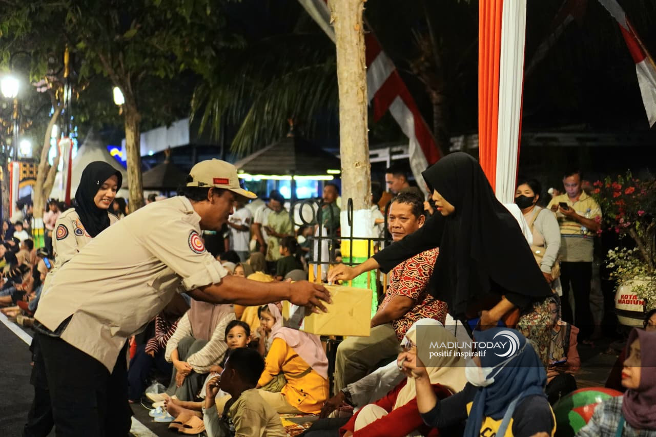 Foto 7 dari 9: Musik Mengalun, Kepedulian Bergerak, Warga Madiun Galang Dana untuk NTT
