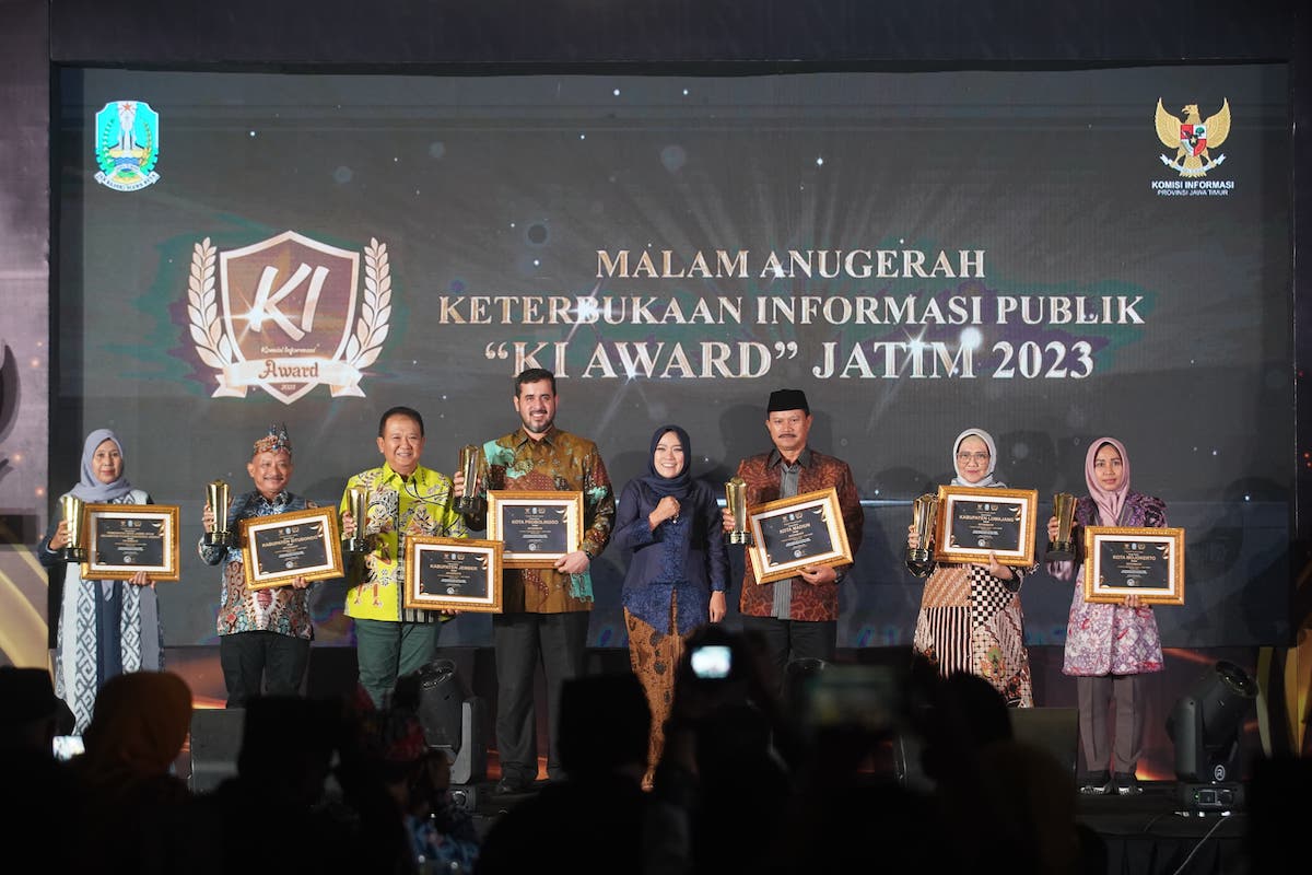 Foto 2 dari 5: Kota Madiun Sabet Anugerah KI Award Jatim Kategori Kota Informatif