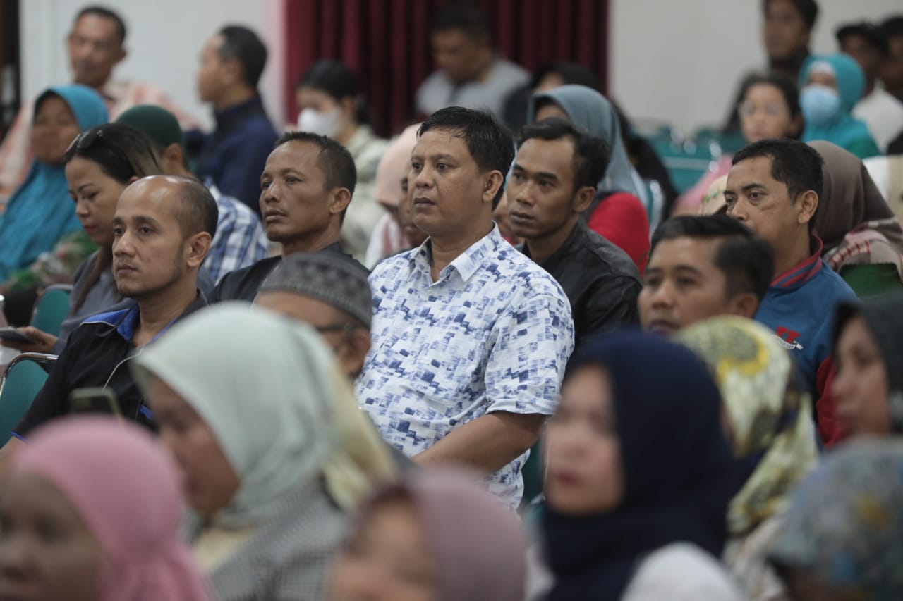 Foto 6 dari 11: Hadiri Parenting SMPN 7, Wali Kota Pesan ke Orangtua Agar Bijak di Era Digital