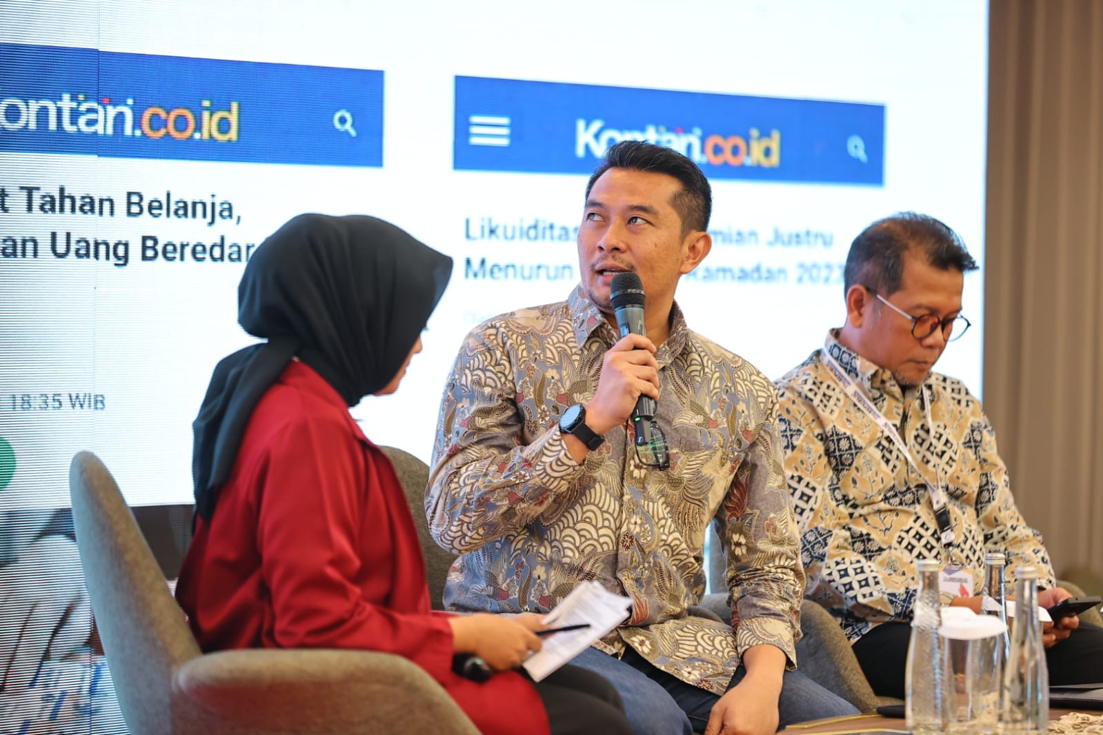 Foto 2 dari 4: Banyak Kreasi Bangun Kota, Wali Kota Maidi Raih Penghargaan The Right Man On The Right Place Kategori The Most Innovative Leader dari Lensa Indonesia