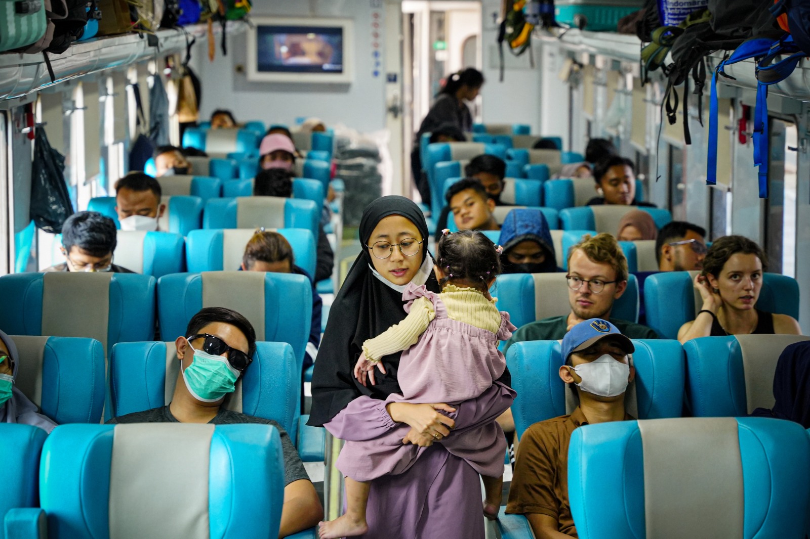 Naik KA Boleh Tidak Pakai Masker, Asal Sehat