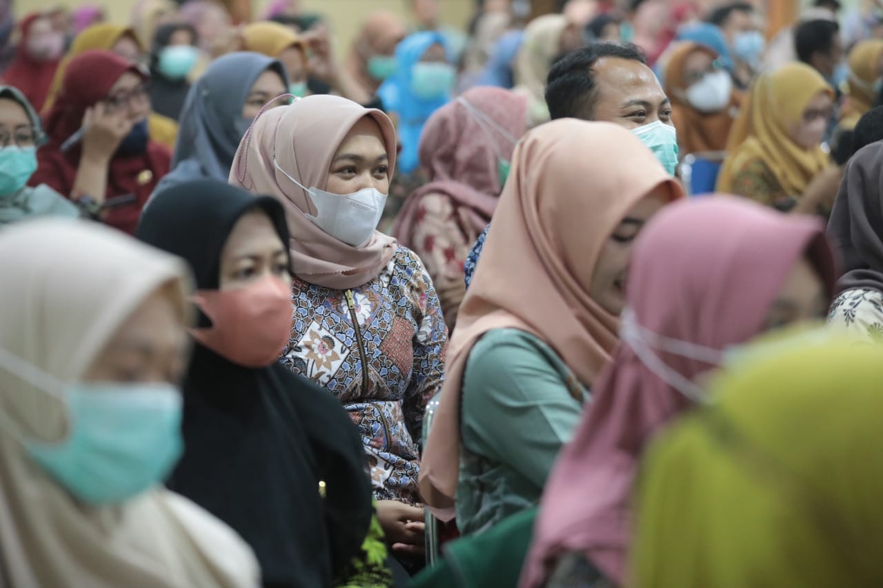 Foto 3 dari 5: Beri Pembinaan PPPK Nakes, Wali Kota Minta Serius dalam Bekerja