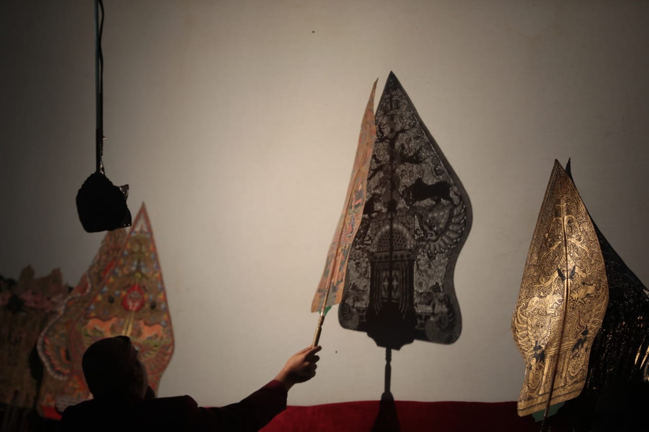 Foto 3 dari 13: Pagelaran Wayang Kulit Tutup Madiun Festival 2023, Wali Kota Sampaikan Apresiasi Pada Masyarakat Kota