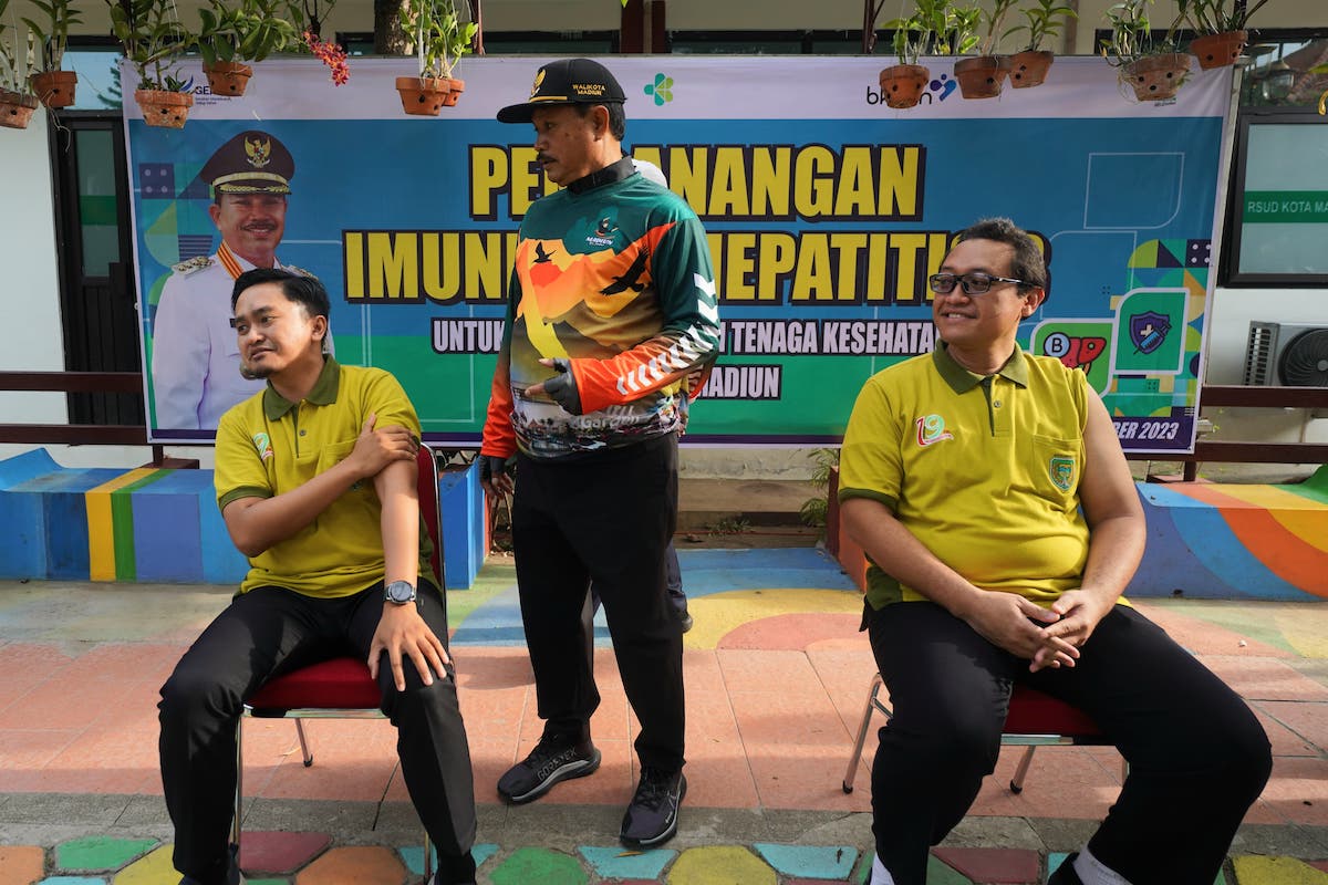 Foto 6 dari 9: Pemkot Gelar Pencanangan Imunisasi Hepatitis B Bagi Tenaga Medis dan Nakes