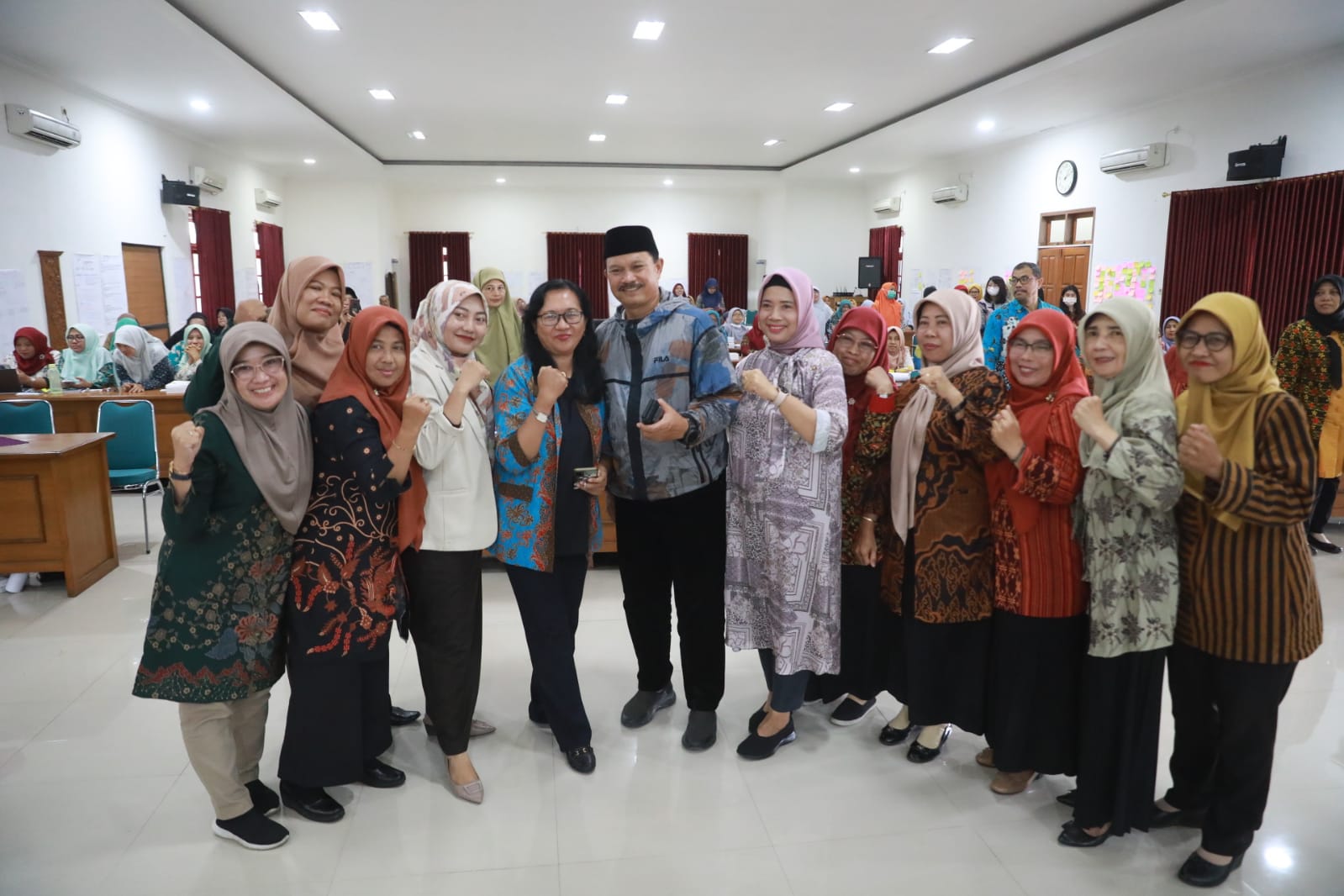 Foto 11 dari 11: Hadiri Bimtek Bersama Guru PAUD-SD, Wali Kota Harap Optimal dalam Pemanfaatan PMM
